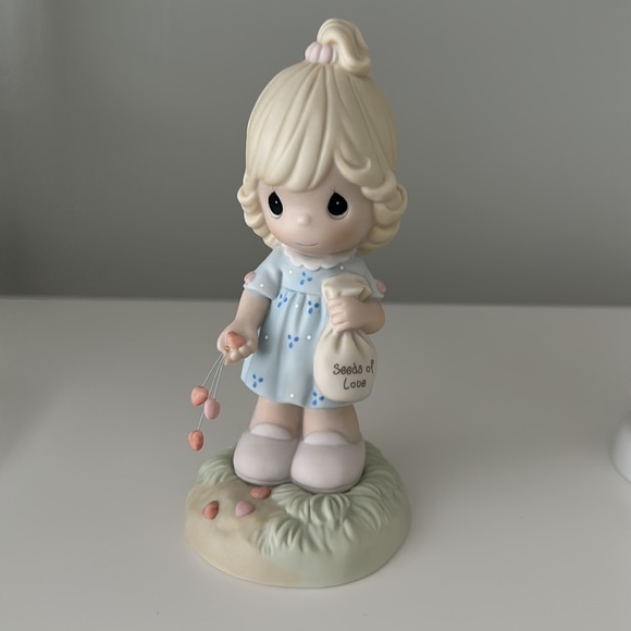Precious Moment Figurines - Picture 3 of 3